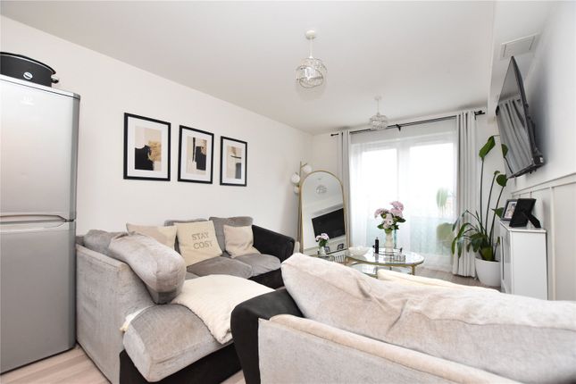 3, Whitby Court, East Ardsley photo 3