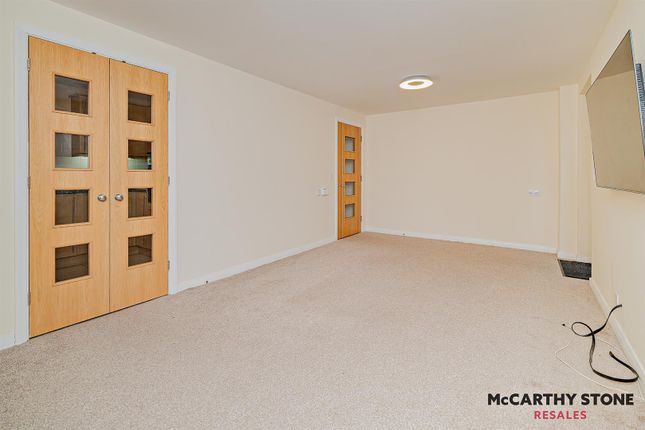 27 Oakfield Court, Crofts Bank Road, Manchester photo 4