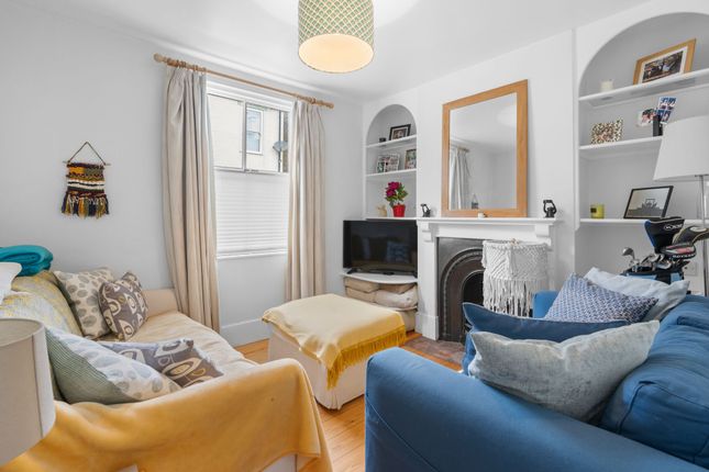 End terrace house for sale in Catharine Street, Cambridge