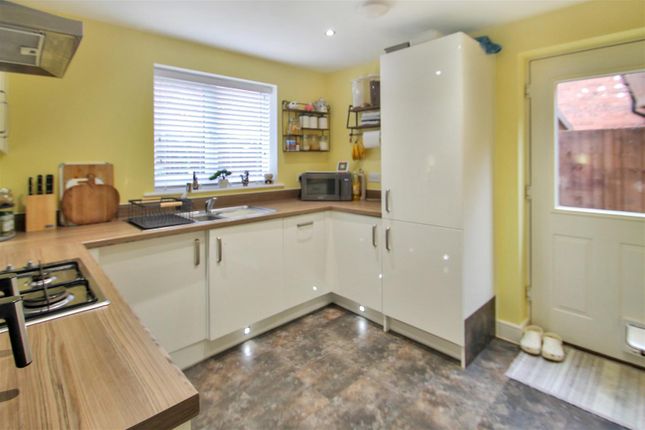 40, Swallow Drive, Wellingborough photo 4