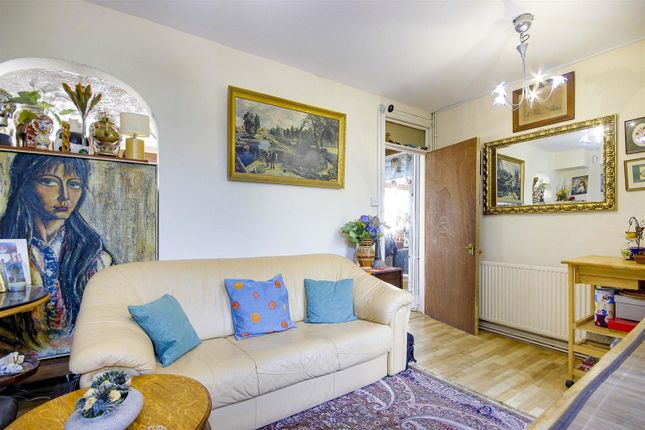 296, Nightingale Road, Edmonton photo 2