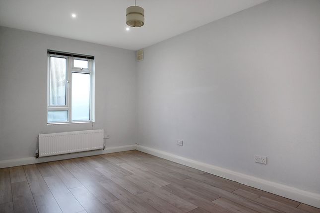 Flat for sale in Robert Gerard House, London