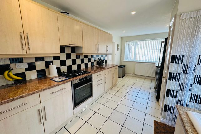 Detached bungalow for sale in High Street, Skellingthorpe, Lincoln