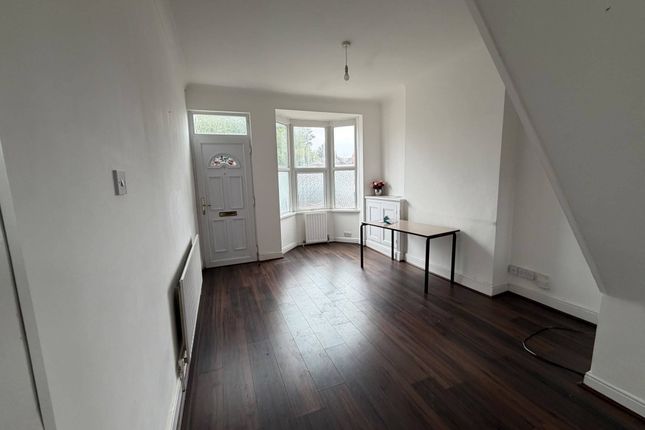 36 Duxbury Road, Leicester photo 2