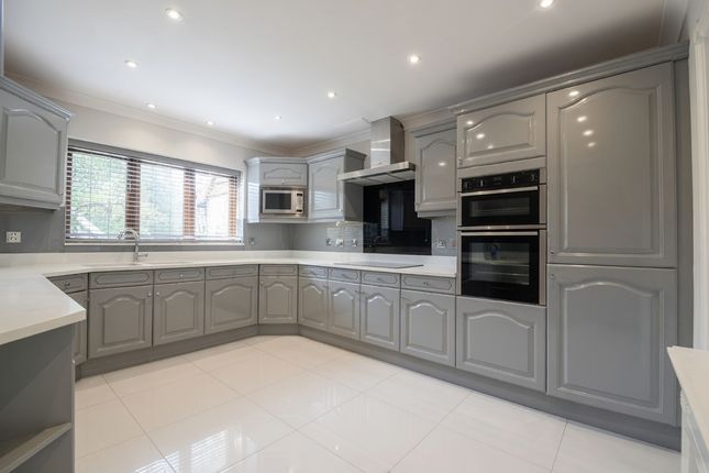 Foxley, Morella Close, Virginia Water photo 4
