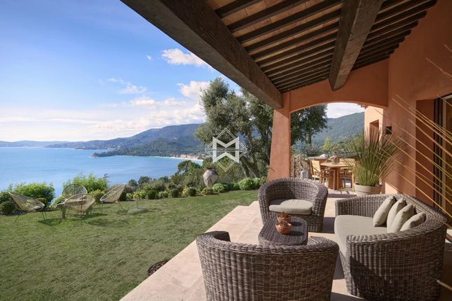 Villa for sale in Le Lavandou, 83980, France