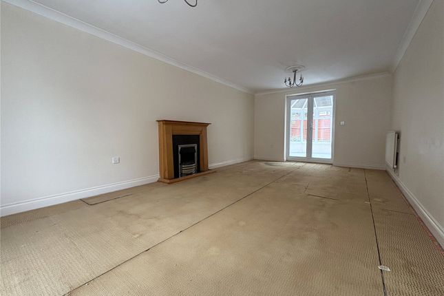 2, Chichester Close, Grays photo 4