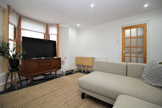 Thumbnail Flat to rent in Glyn Road, London