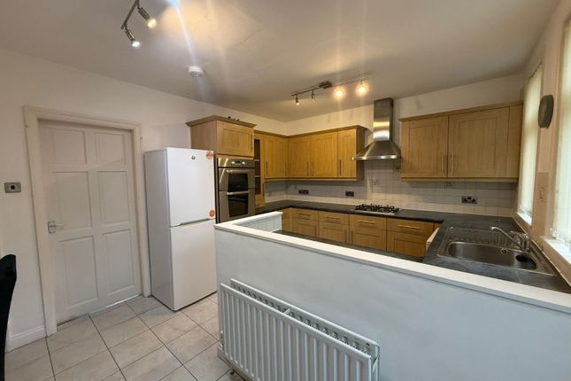 38, Westbury Street, West Yorkshire photo 3