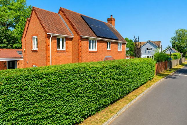 4-bed house on 18, Knight Close, Fleet, £585,000