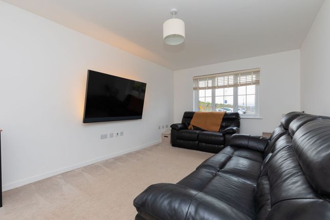 45 Cleek Avenue, Glasgow photo 4