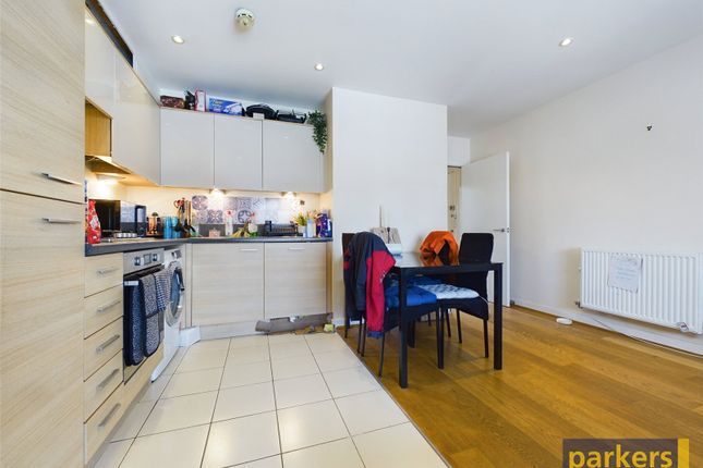 Flat for sale in Havergate Way, Reading, Berkshire