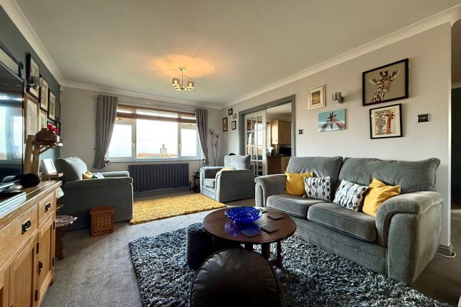 8, Eston Close, Penryn photo 3