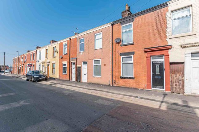 Thumbnail Flat to rent in Cemetery Road, Preston
