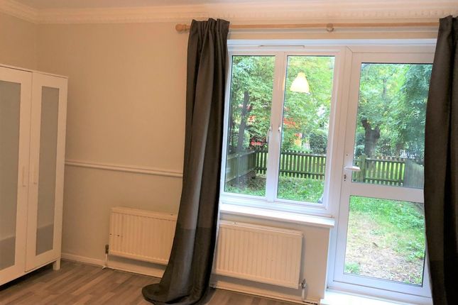 Thumbnail Flat to rent in Essex Road, London