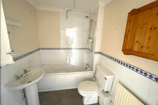 Flat 9, Mariners Lee 2-4 Northwood Road, Whitstable photo 5