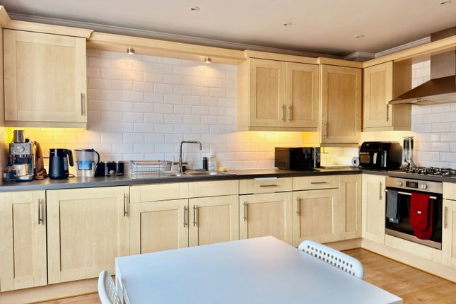 20a, Kirkwood Grove, Milton Keynes photo 3