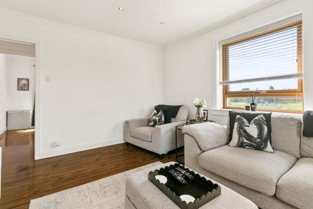 Flat 3/2, 10, Kilmuir Crescent, Glasgow photo 4