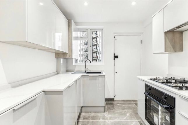 Flat for sale in Streatleigh Court, Streatham High Road, London