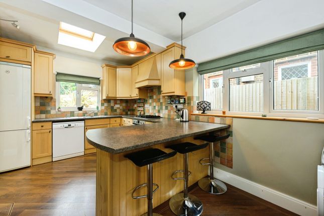 5, Earlswood Road, Redhill photo 4
