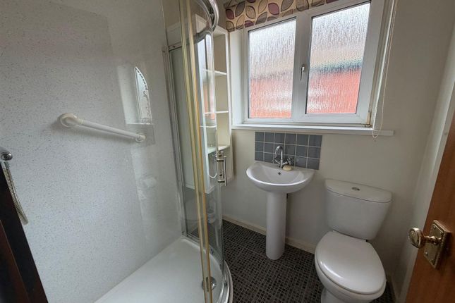 26, Kelson Avenue, Ashton-Under-Lyne photo 3