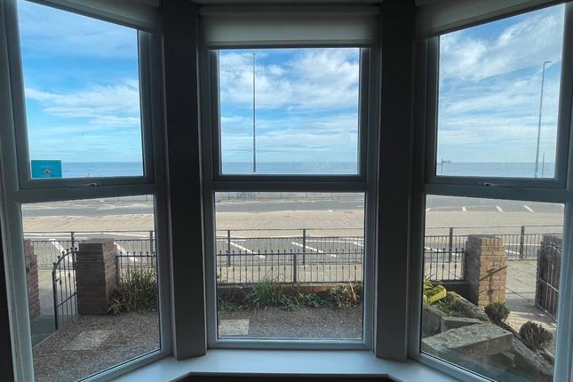 Flat to rent in Grand Parade, Tynemouth, North Shields