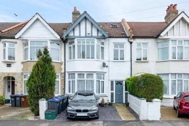 Flat for sale in Park Avenue, Mitcham