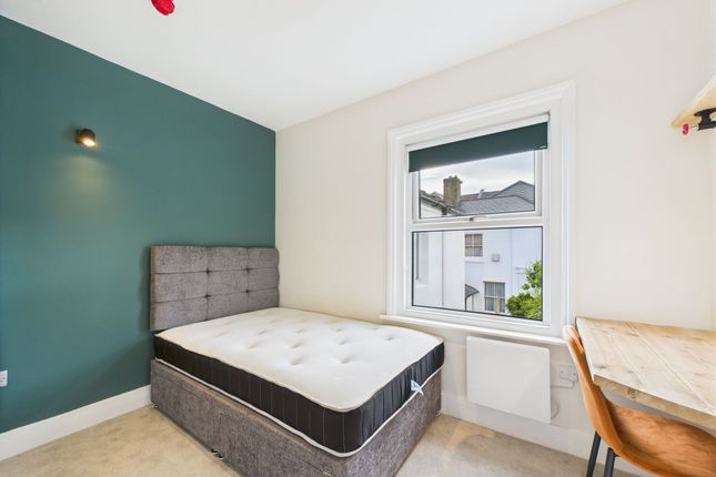 Land in BN11 1HX