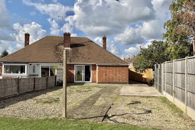 1, Midhurst Avenue, Leicester photo 2