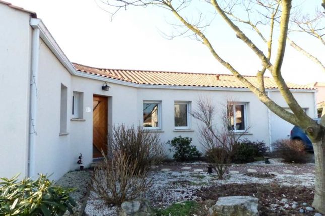 Thumbnail Detached house for sale in La Limouziniere, Pays-De-La-Loire, 44310, France