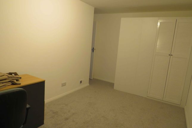 Terraced house to rent in Rye Close, Guildford