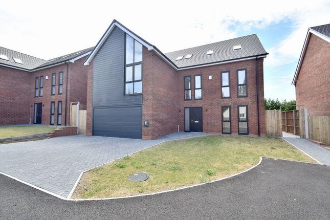 Cleves Gardens, Aylestone Meadows, Leicester, Leicestershire, Le2 8Dn