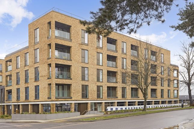 Flat to rent in Spitfire Chase, Walton-On-Thames