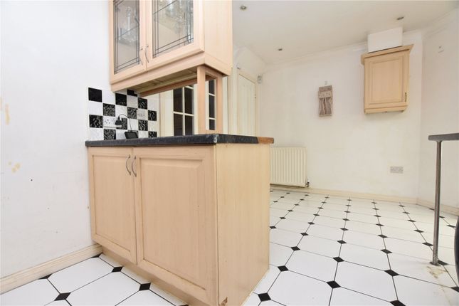 35, Tavistock Park, West Yorkshire photo 5