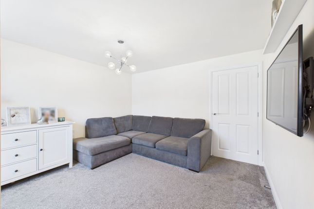 8, Dewberry Drive, Paignton photo 3