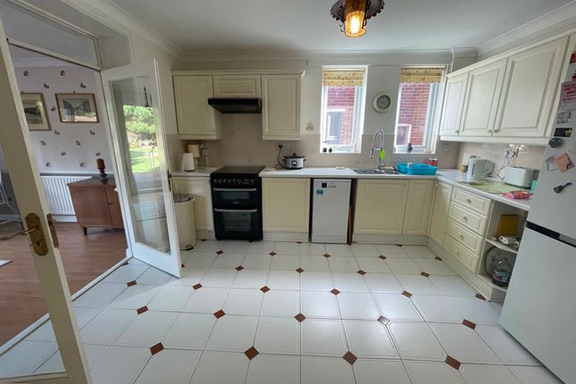 48 Elworth Road, Sandbach photo 4