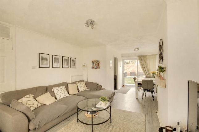 37, Chilgrove Close, Worthing photo 2