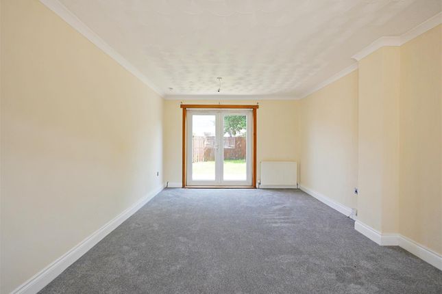 27, Alloway Gardens, Glasgow photo 3