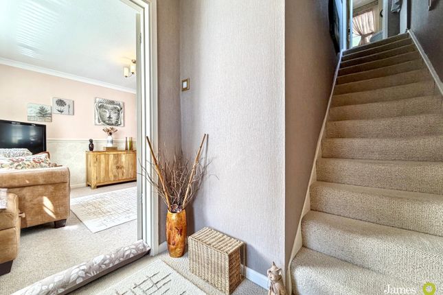 Lanwood Road, Graigwen Pontypridd photo 4