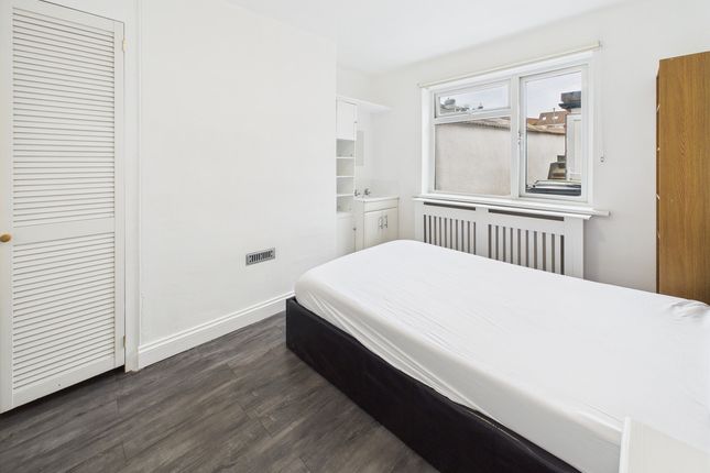 Flat Room 1 Shelton Place, 1, North Street, Exeter photo 3