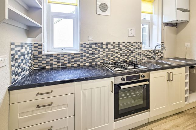 Flat 3, 2a Leadhall Drive, Harrogate photo 3