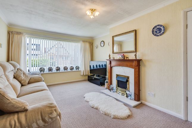 9, Louise Gardens, Bolton photo 3
