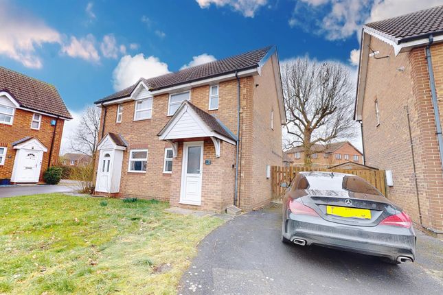 Thumbnail Property to rent in Derwent Avenue, Didcot