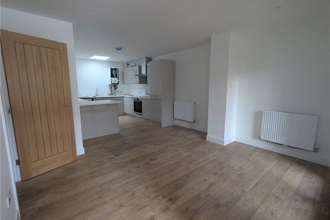 Flat 2,, Westgate Chambers, Winchester photo 2