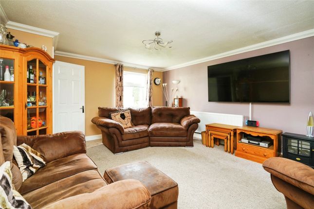 Detached house for sale in Fair Close, Bicester, Oxfordshire
