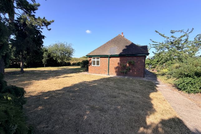 3-bed house on Edeys Cote, Lichfield, £1,600/mo