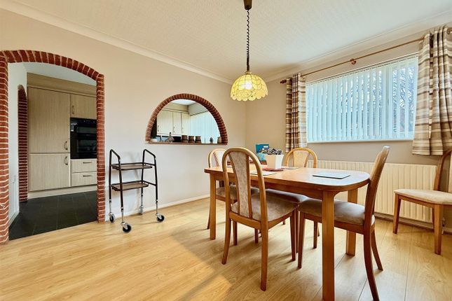 61, Lawn Avenue, Great Yarmouth photo 4