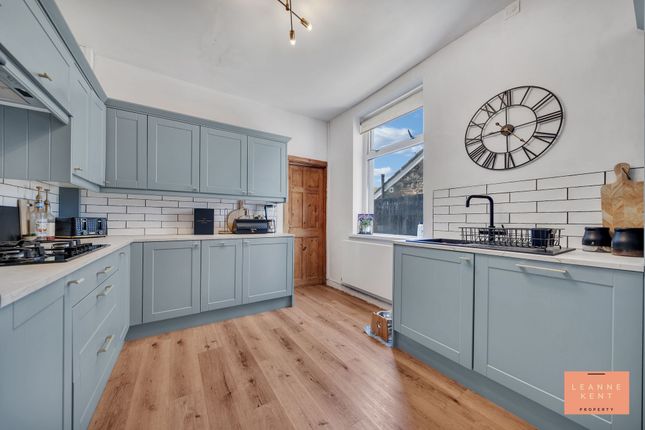 35 King Street, Caerphilly photo 3
