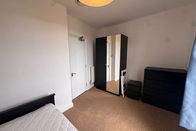 Room 5, 19, Forster Road, Hampshire photo 3