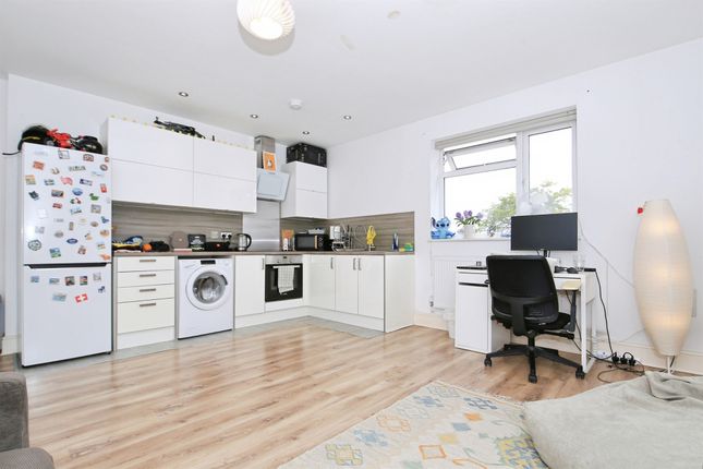 Flat 14, Garrick House, 76, High Street, Peterborough photo 4